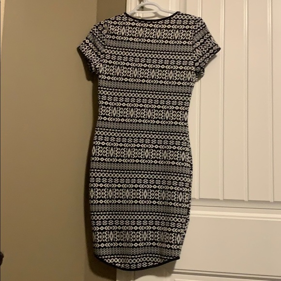 Black and white geo short dress - Picture 2 of 2